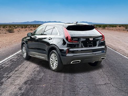 Used 2025 Cadillac XT4 Premium Luxury image 7