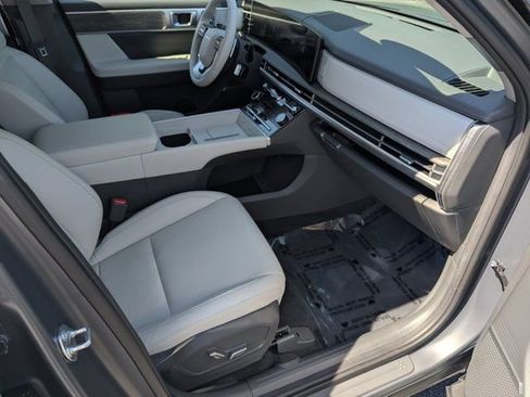 Used 2025 Hyundai Santa Fe Limited FWD image 12
