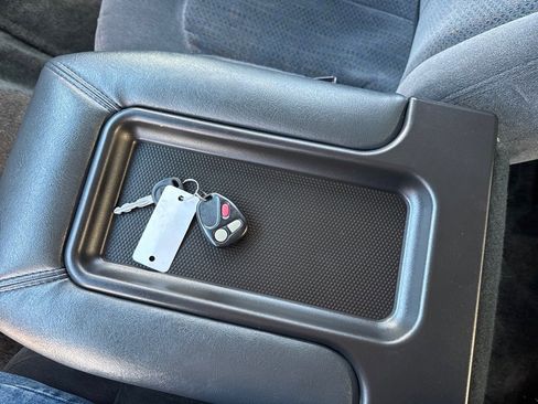 Used 2002 Chevrolet Tahoe LS image 13