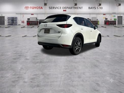 Used 2018 MAZDA CX-5 Touring w/ Preferred Equipment Package AWD/4WD image 6