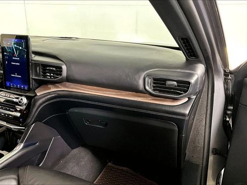 Used 2021 Ford Explorer Platinum w/ Equipment Group 601A image 16