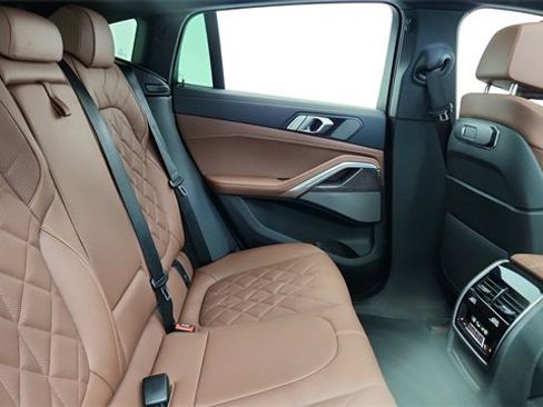Used 2025 BMW X6 M60i image 24