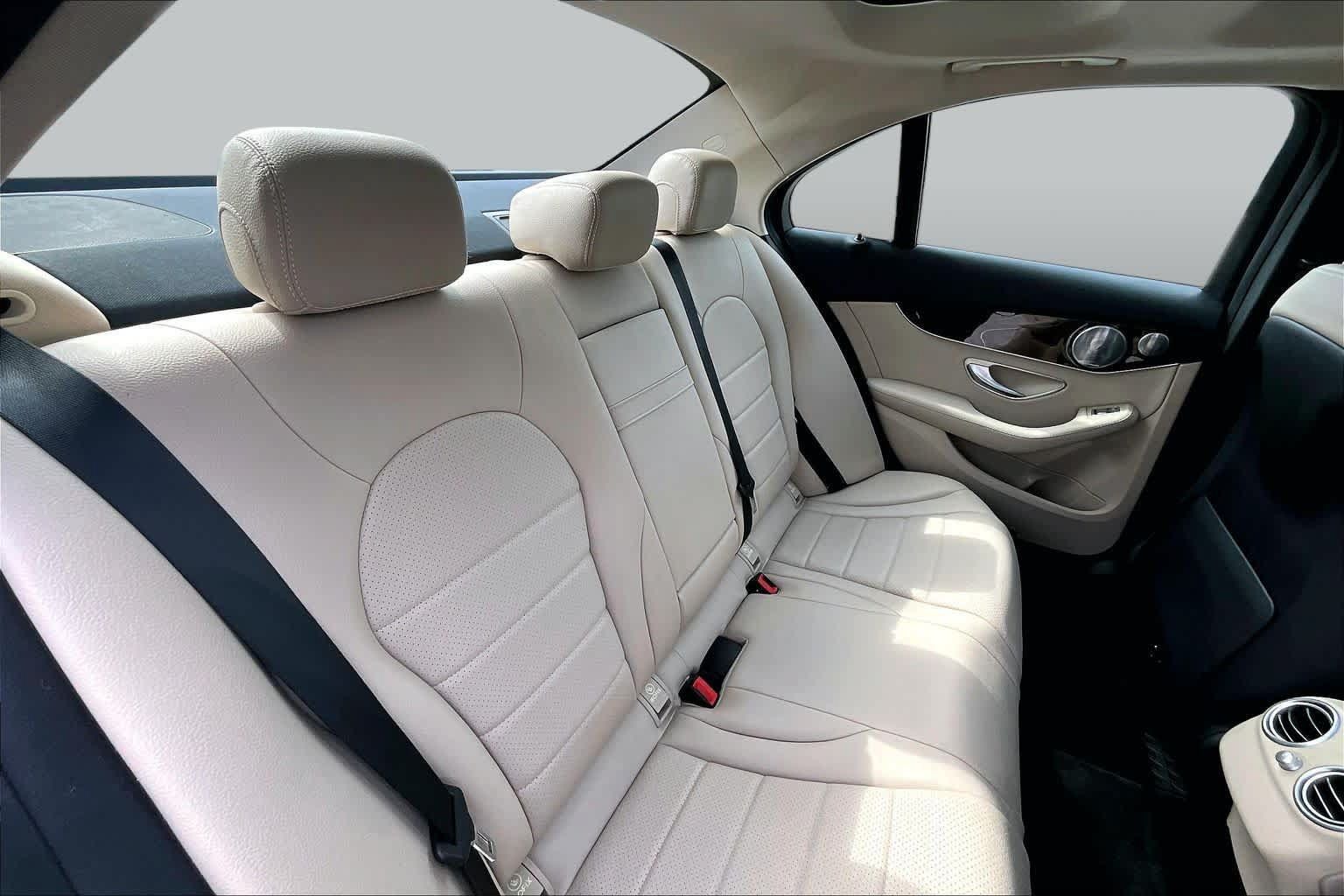 Used 2019 Mercedes-Benz C 300 4MATIC Sedan image 20