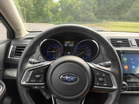Used 2019 Subaru Outback 2.5i Premium AWD/4WD image 16