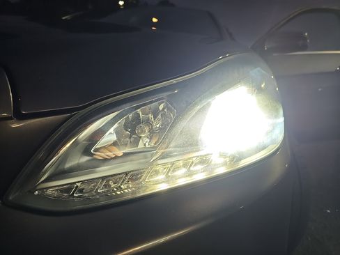 Used 2016 Mercedes-Benz E 350 Sedan image 33