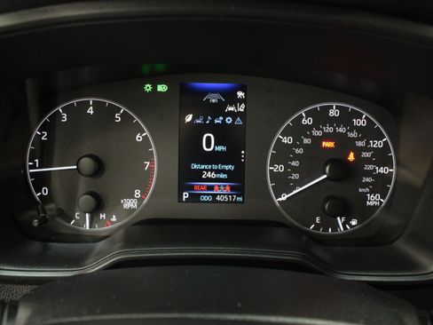 Used 2025 Toyota Corolla LE FWD image 34