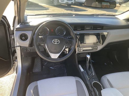 Used 2018 Toyota Corolla LE image 13