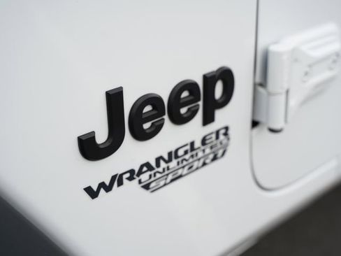 Used 2021 Jeep Wrangler Unlimited Sport AWD/4WD image 38