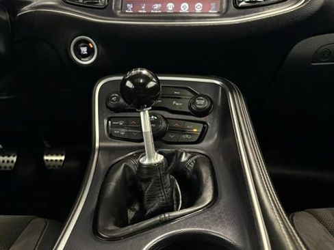 Used 2016 Dodge Challenger R/T Scat Pack w/ Leather Interior Group image 22