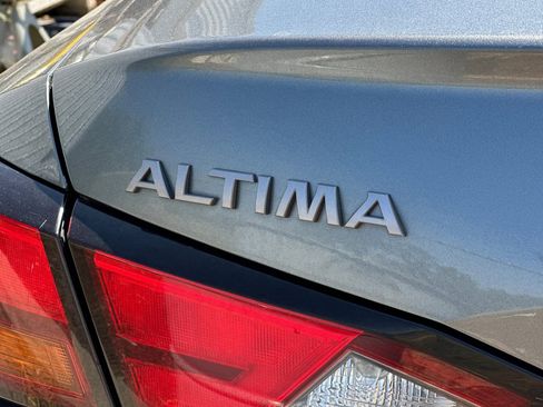 Used 2023 Nissan Altima 2.5 SL FWD image 8