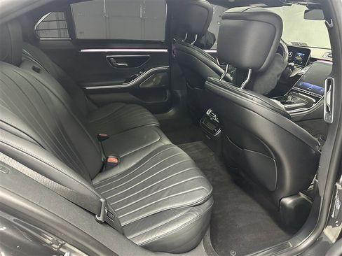 Used 2022 Mercedes-Benz S 500 4MATIC image 13