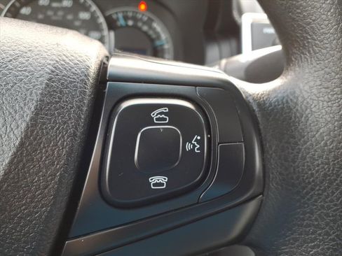 Used 2015 Toyota Camry LE image 18