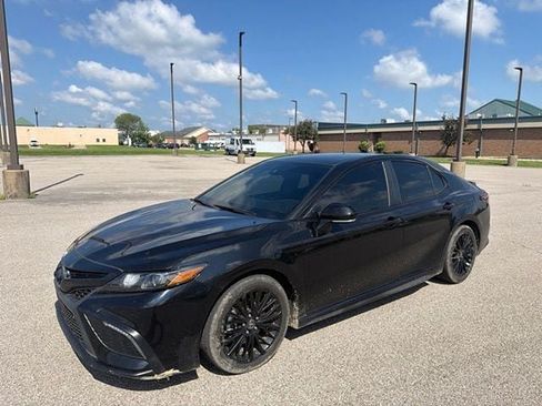 Certified 2022 Toyota Camry SE FWD image 2