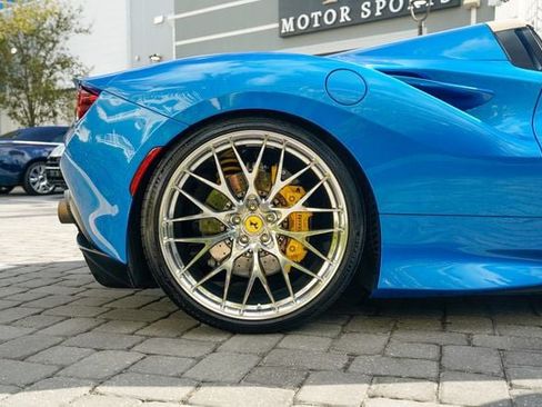 Used 2021 Ferrari F8 Tributo RWD image 30