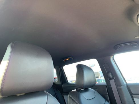 Used 2023 Jeep Compass Latitude AWD/4WD image 19