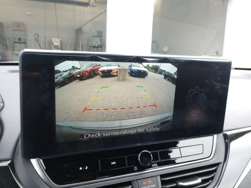 New 2025 Nissan Altima 2.5 SR w/ SR Premium Package image 18