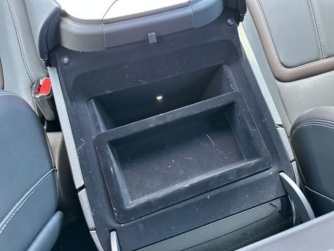 New 2025 Nissan Armada SL w/ Captain's Chari Seat Package image 31