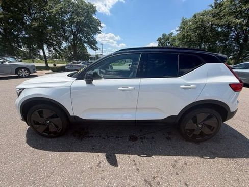 Used 2026 Volvo XC40 B5 Ultra w/ Climate Package AWD/4WD image 11