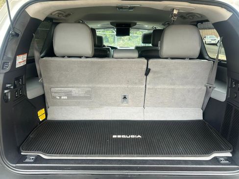Used 2016 Toyota Sequoia Platinum AWD/4WD image 19