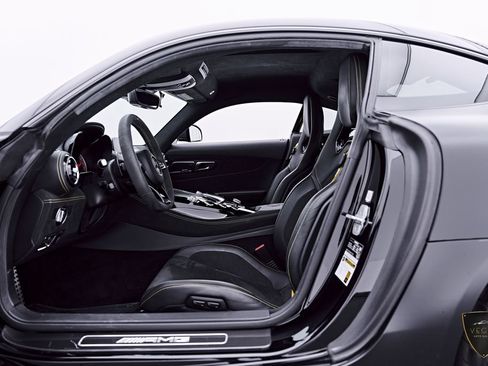 Used 2018 Mercedes-Benz AMG GT R image 44