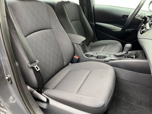 Used 2025 Toyota Corolla LE FWD image 21