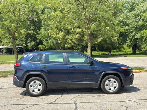Used 2016 Jeep Cherokee Sport AWD/4WD image 4