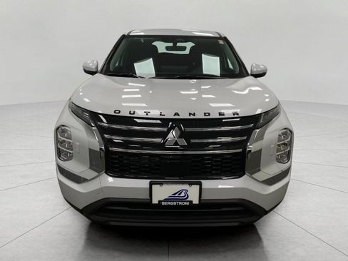 New 2026 Mitsubishi Outlander ES AWD/4WD image 9