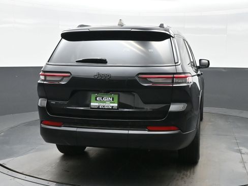 Used 2023 Jeep Grand Cherokee L Laredo image 5