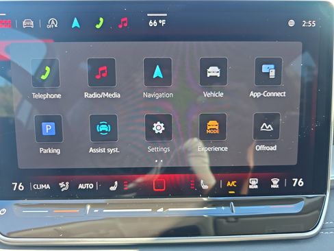 New 2025 Volkswagen Tiguan SE image 22