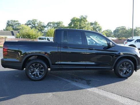 Used 2025 Honda Ridgeline Sport image 9