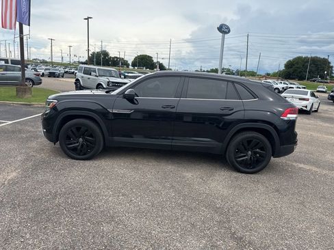 Used 2022 Volkswagen Atlas Cross Sport SE FWD image 9