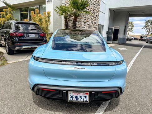 Used 2021 Porsche Taycan RWD image 12