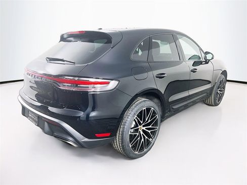New 2026 Porsche Macan image 9