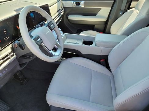 Certified 2026 Hyundai Santa Fe SE FWD image 11