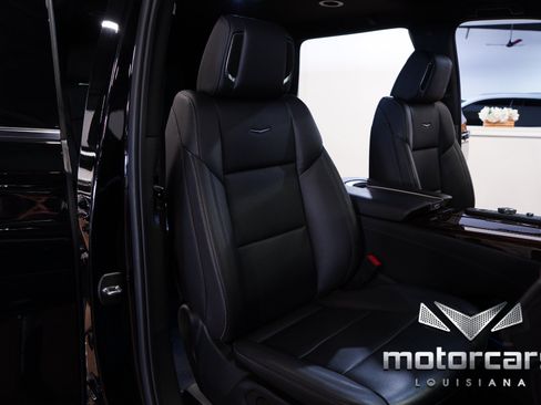 Used 2022 Cadillac Escalade Luxury RWD image 31