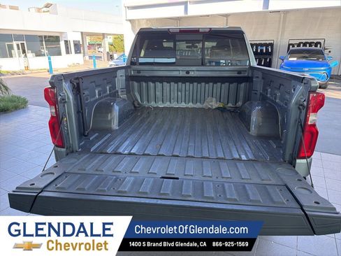 Used 2022 Chevrolet Silverado 1500 RST w/ LPO, Blackout Package image 5