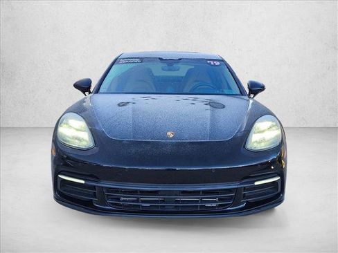 Used 2019 Porsche Panamera image 2