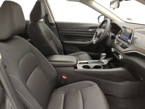 Used 2024 Nissan Altima 2.5 SV image 21