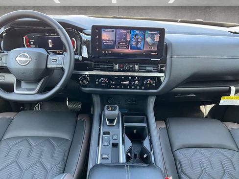 New 2026 Nissan Pathfinder Platinum w/ Cargo Package FWD image 4