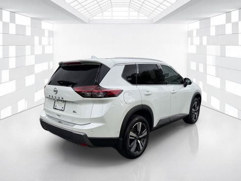 Certified 2024 Nissan Rogue SL FWD image 7