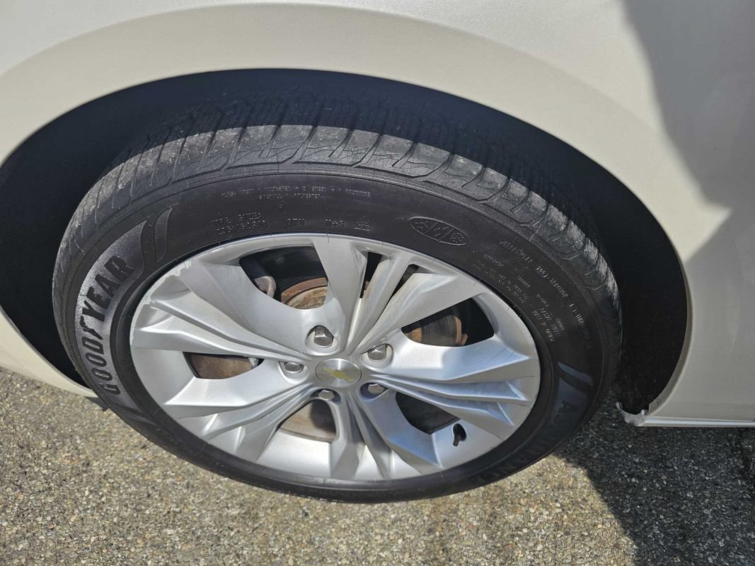 Used 2014 Chevrolet Impala LT w/ Convenience Package FWD image 6