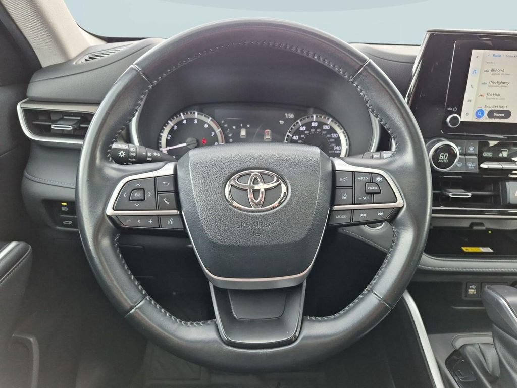 Used 2023 Toyota Highlander XLE FWD image 13
