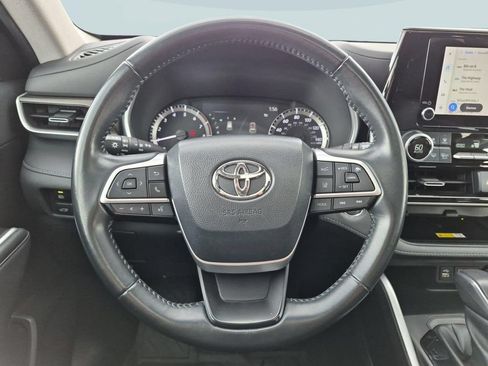 Used 2023 Toyota Highlander XLE FWD image 13