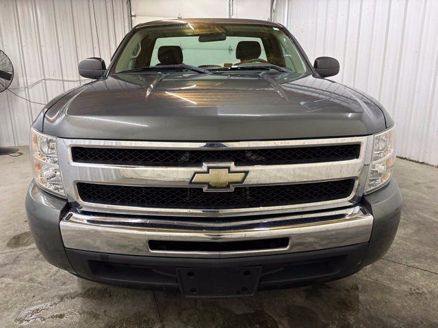 Used 2011 Chevrolet Silverado 1500 W/T w/ LS Package RWD image 2