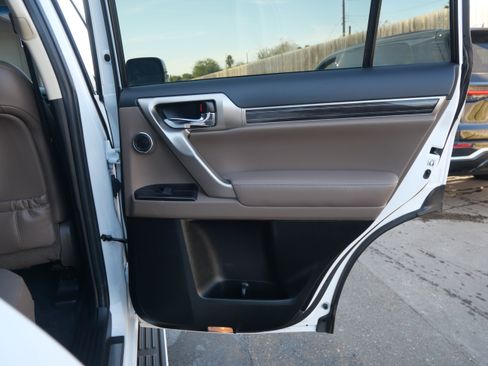 Certified 2021 Lexus GX 460 Luxury w/ Sport Design Package image 12