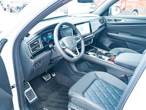 New 2026 Volkswagen Atlas Cross Sport SEL Premium R-Line AWD/4WD image 17