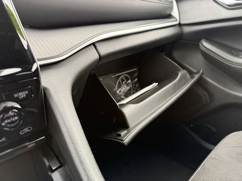 Used 2024 Jeep Grand Cherokee L Laredo image 36