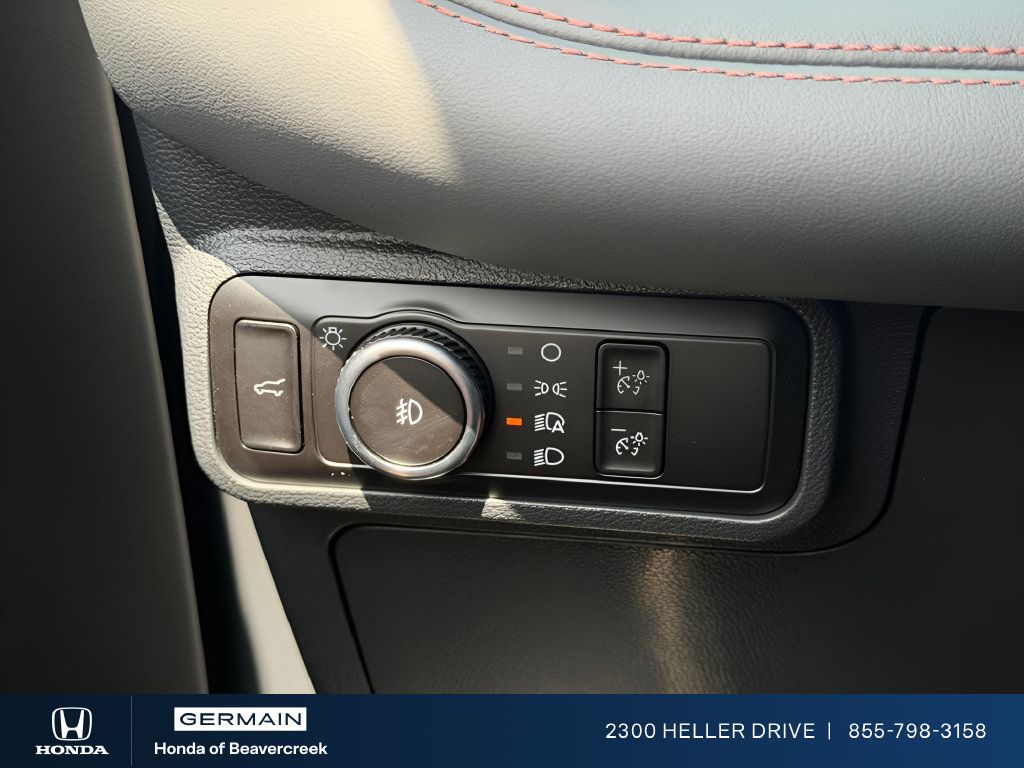 Used 2026 Ford Explorer Active w/ Active Comfort Package RWD image 22
