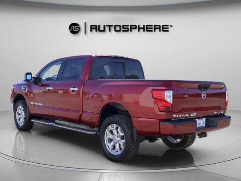 Used 2017 Nissan Titan SV image 7