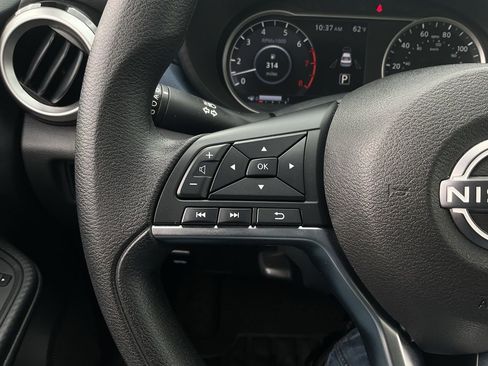 Used 2025 Nissan Versa SV FWD image 29